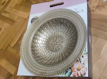 Dekorativ şüşə qab - Material: qalın şüşə - Rəng: gümüşü/metallik