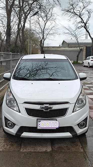 Chevrolet Spark: 1 l | 2012 il 176000 km Hetçbek