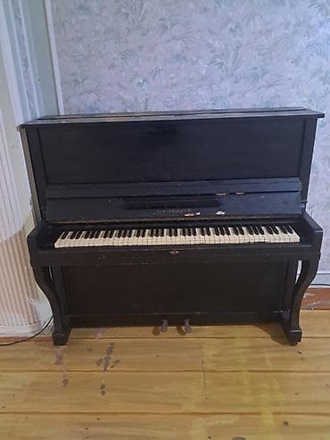 88: Upright pianino – klassik dizayn, qara korpus. Xüsusiyyətlər: - Tip — 1