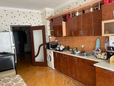 qarayev 4 otaqli kohne tikili: 4 otaqlı, Yeni tikili, m. Nəriman Nərimanov, 150 kv. m — 5