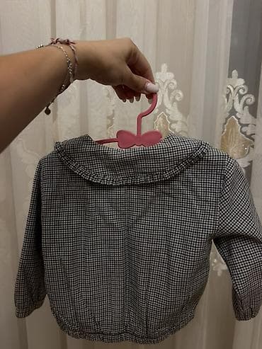 qar geyimi: H&M uşaq gödəkçəsi - Ölçü: EUR 80 (US 12M / 9–12 ay) - Material — 2
