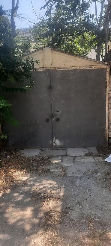 Daşına bilən dəmir qaraj.Açılıb yıgılandır.Təcili satılır.12 kv m