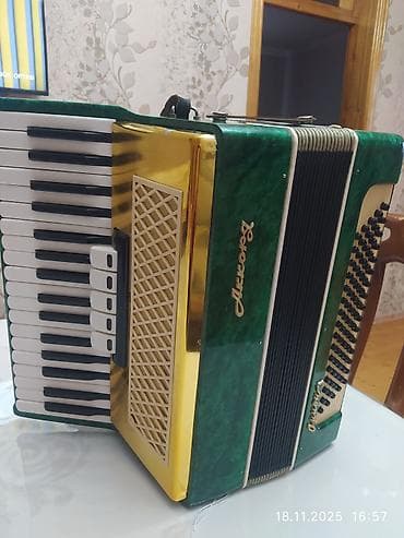 qarabağ viktoria plzen: Akustik Akkordeon, Yeni, Ünvandan götürmə — 3