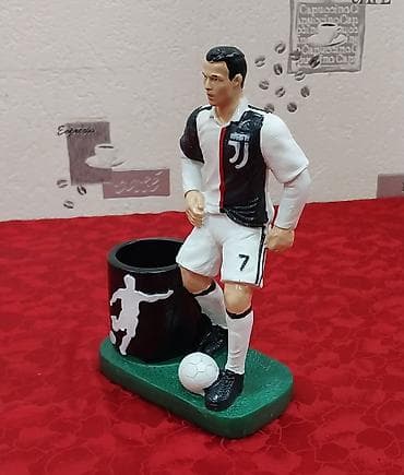 qələm dəsti: Ronaldo fiqur qələmqabı Juventus 7 nömrə Dizayn: Juventus formasında 7 — 6