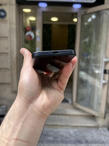 iphone s16: IPhone 16, 128 GB, Black Titanium, Zəmanət, Simsiz şarj, Face ID — 6
