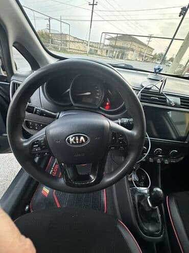 ceşqa maşını: Kia Rio: 1.1 l | 2014 il Hetçbek — 8