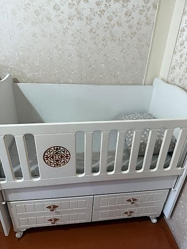 Beşiklər: Oğlan və qız üçün, İşlənmiş, Dördbucaq, Beşik, Dəst ilə, Matras ilə, Yellənmə mexanizmsiz — 3