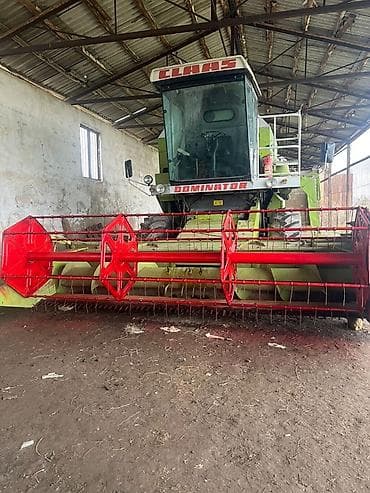 CLAAS Dominator taxıl biçin kombaynu - Marka/model: CLAAS Dominator -