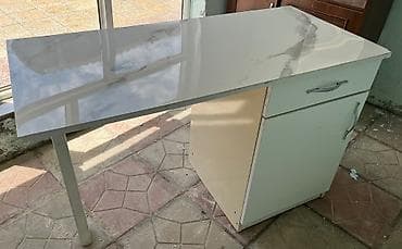 Mətbəx masası və dolablı modul - Material: Parlaq, mərmər naxışlı
