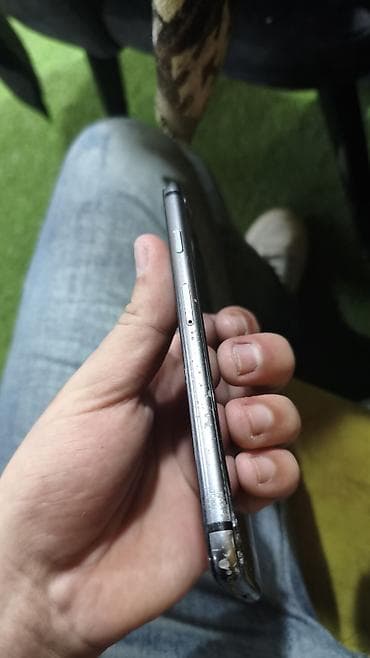 mini telfon: IPhone X, 64 GB, Black Titanium, Barmaq izi — 5