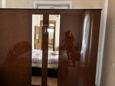 Məişət və mebel dəsti - Beş qapılı paltar şkafı: parlaq qəhvəyi (ağac