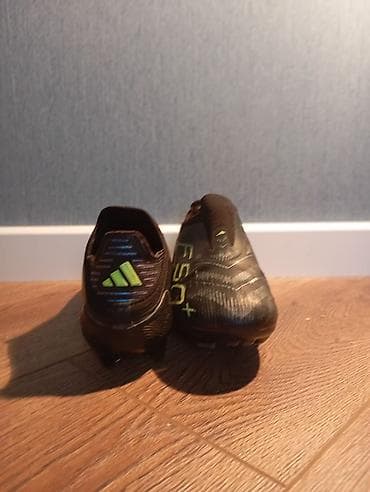 Butslar: Butslar Adidas, Ölçü: 39, İşlənmiş — 4