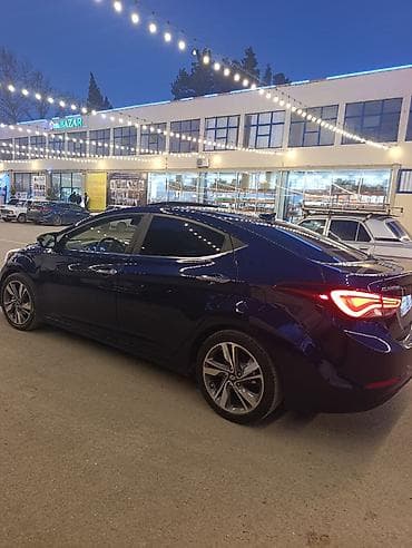 hyundai accent 2018 1.6: Hyundai Elantra sedan - Kuzov: dərin mavi rəng, idman üslublu ön və — 9