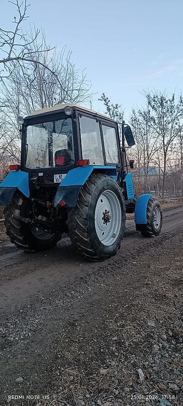 Belarus MTZ traktoru - Güclü dörd silindrli dizel mühərrik - Ön və