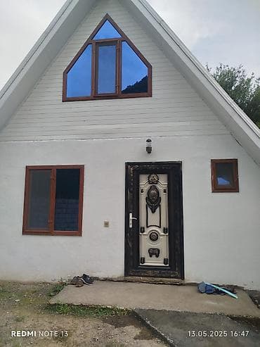 kreditnen evler: Dağ mənzərəli hovuzlu bağ evi – günlük istirahət üçün -Çay kənarında — 2