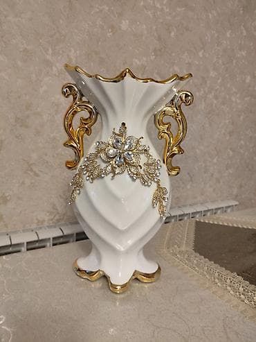 Bir vaza, Keramika — 1