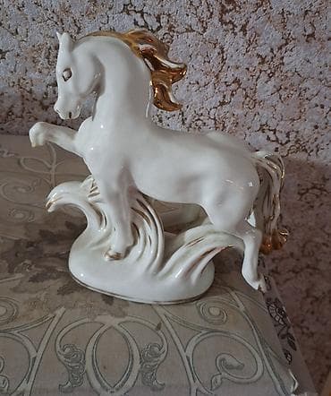 maraqli novruz xoncalari: Suvenir at — 1