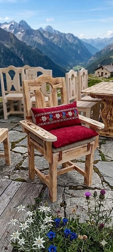 Taxta kreslo – əl işidir - Material: təbii ağac, odun toxuması