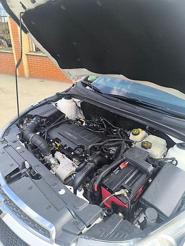 mercedes e 320: Chevrolet Cruze: 1.4 l | 2013 il 304363 km Sedan — 8