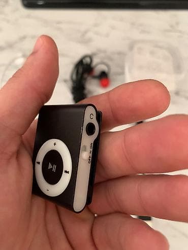 ipod classic: Mp3 player sadece 3 gun istifade olunub. Qutusu, nalusniki, adaptir — 5