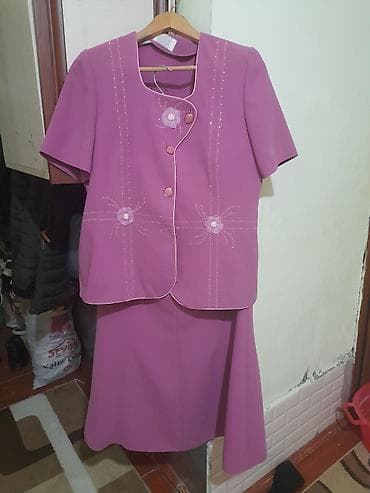 İki hissəli qadın dəsti – jaket və ətək - Rəng: çəhrayı-bənövşəyi