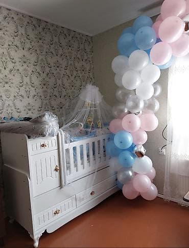 Oğlan və qız üçün, Dördbucaq, Beşik, Matras ilə, Yellənmə mexanizm ilə