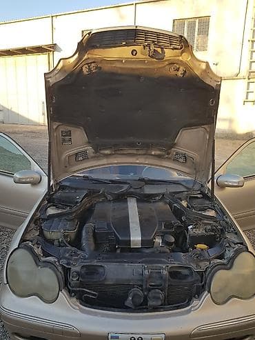 mercedes benz c class 2000: Mercedes-Benz C 240: 2.4 l | 2001 il Sedan — 5