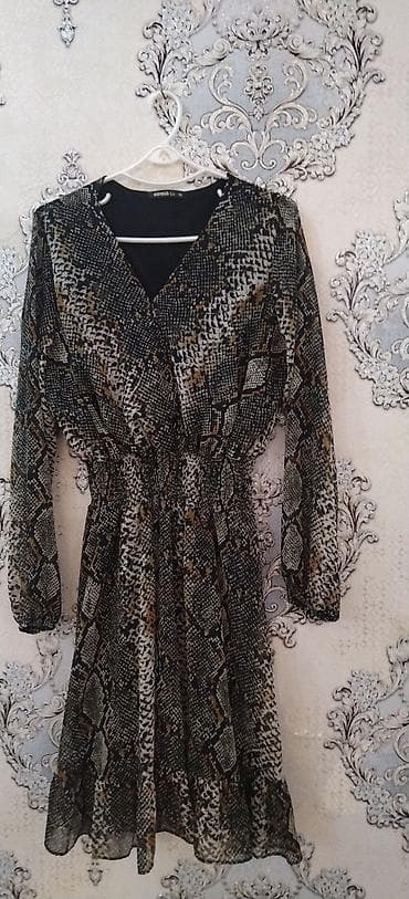 xez derililer: Zebra/ilan naxışlı qadın donu - Marka: Gestuz (etiketdə “Gestuz Co.” — 1