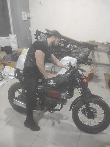 honda civic bufer: Motosiklet – “Limited Edition” üslubunda kafe-reyser/kruizer tərzi — 3