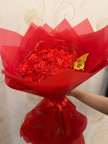 букет: Sifarişlə hazirlanir… Qırmızı güllərdən ibarət dekorativ buket - — 3