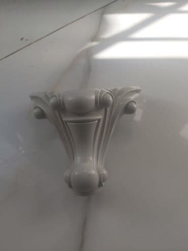 Qapı rezinləri: Mebel üçün dekorativ ayaq – 1 ədədi 5 azn. hərəsindən 10 ədəd var. - — 4