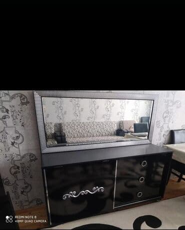 Komod, Kredit yoxdur