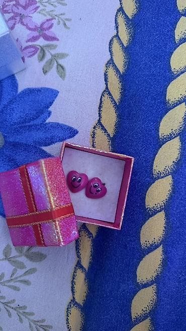 Qadın sırğaları seti - Üç cüt sırğa bir yerdə: 1) Çəhrayı ürək