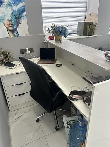 ofis mebeli magazalari: Resepsiyon stolu – müasir dizayn - Ölçü: təxmini 160–180 sm en — 2