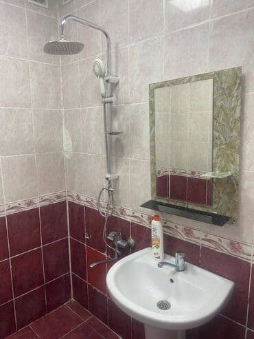 bine atciliqda kiraye ev: Nəsimi Rayonu 4-cü mkr, Mir Cəlal küçəsində yerləşən orta bloklu 5 — 8