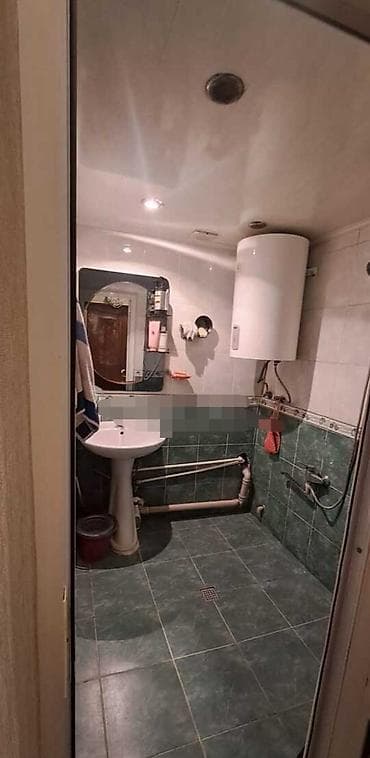 Dernegul metrosu yaninda 5/2 de 1 otaq 35 kv menzil kiraye verilir — 4