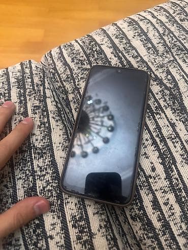 redmi note 2: Salam,Redmi note 8,səhv etmirəmsə lenti qopub korpusdan,təcili pul — 3