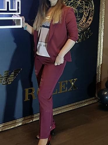 Bordo rəngli qadın kostyumu – şalvar və pencək dəsti - Rəng: tünd — 1