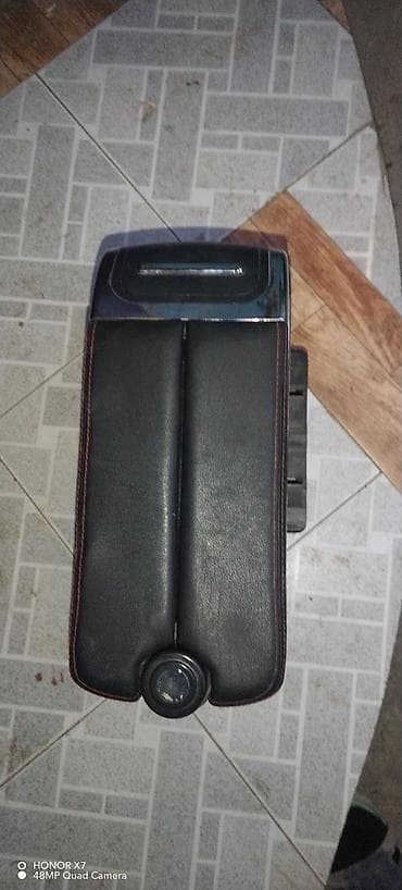 elantra 2012 android: Avtomobil üçün mərkəzi qol dayağı/konsol - Material: qara eko‑dəri — 1