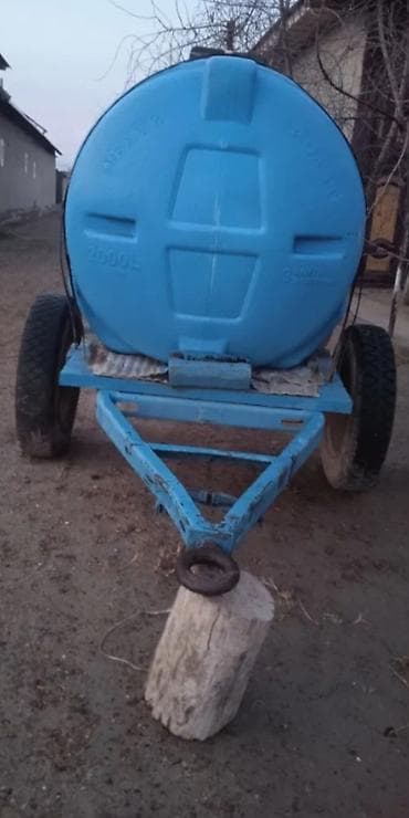 пищевой бак пластиковый 300 литров: Бак, Пластик, 2000 л. л — 1