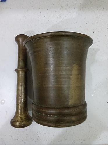 Qədmi HƏVƏNG dəsti. Çoxdanın malıdır. Hündürlüyü 16sm, diametri 15,5 — 3