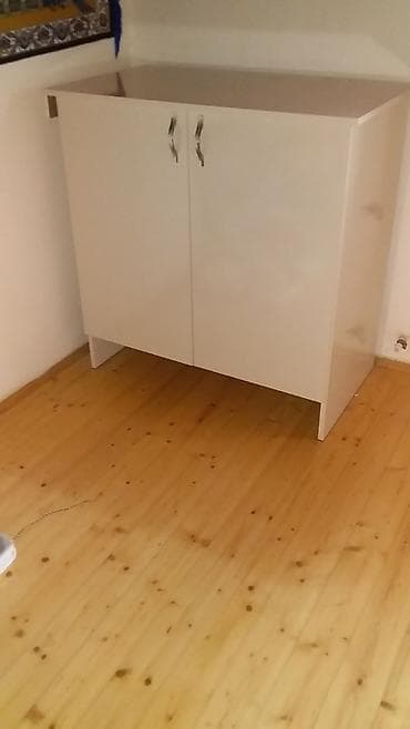 metbex dolabı: Ağ rəngli iki qapılı dolab hündürlüyü 107sm uzunluq 105sm eni 60sm. - — 3