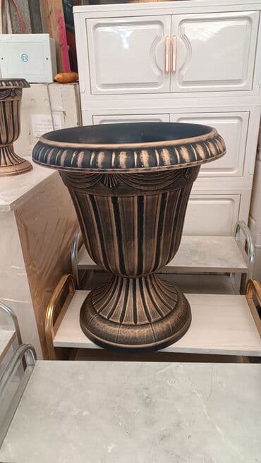 Otaq bitkiləri: Dibçək – Klassik Dizayn Qiymətlər: N1 – 10 AZN N2 – 15 AZN N3 – 25 — 7