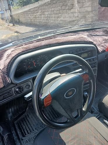 yan güzgülər s: LADA Samara (VAZ 21099) – sedan, qara rəng. Xüsusiyyətlər: - Kuzov: 4 — 7