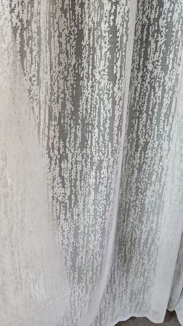 maqnit perde: Zərif, şəffaf tül pərdə, üzərində incə çiçək naxışları var. Otağınıza — 3