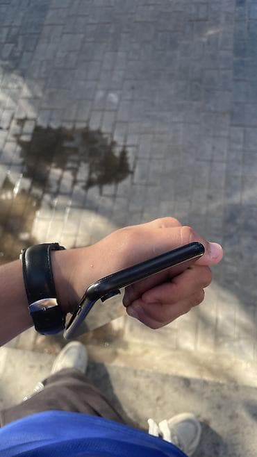 the order: IPhone Xr, 64 GB, Qara, Simsiz şarj, Face ID, Sənədlərlə — 4
