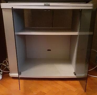 İşlənmiş, Düz TV altlığı, Polkalı, Şüşəli