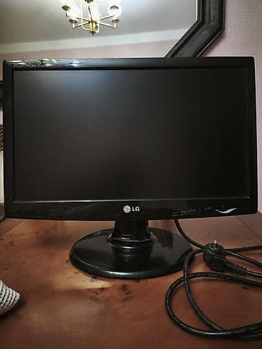 Kompüter ehtiyyat hissələri: LG Flatron W1943SS-PF monitor - Ekran: 18.5" (47 sm diaqonal), geniş — 1