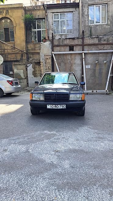 Продажа авто: Mercedes-Benz 190: 2.3 л | 1993 г. Седан — 1