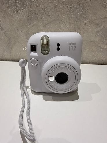 Fujifilm Instax mini 12 instant fotoaparat - Rəng: ağ - Linza: 60 mm
